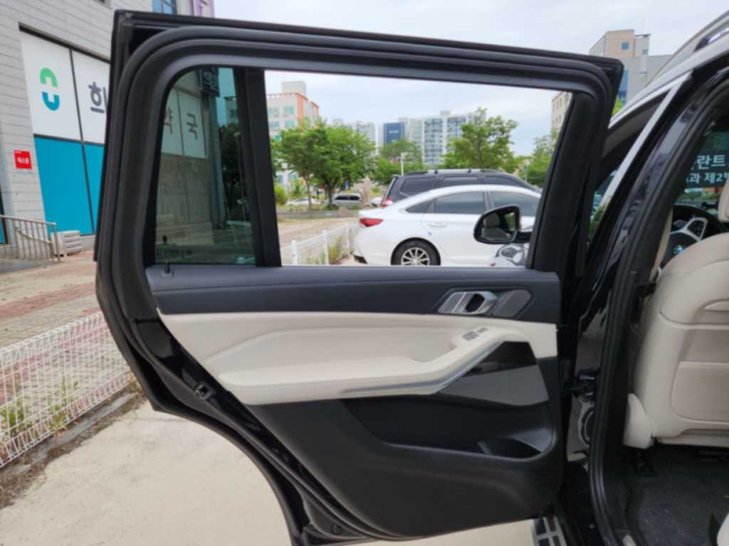BMW X7 2021 Negro - Importación desde Corea - HF Imports Iquique - Foto 19