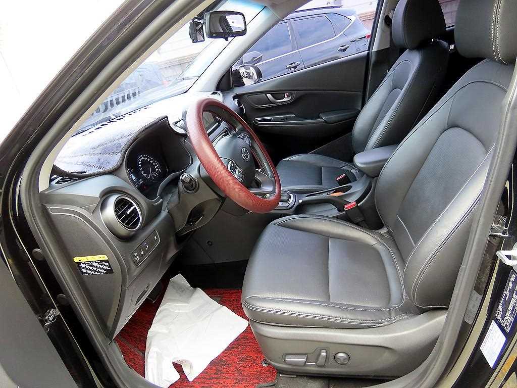 HYUNDAI Kona - Vista 5