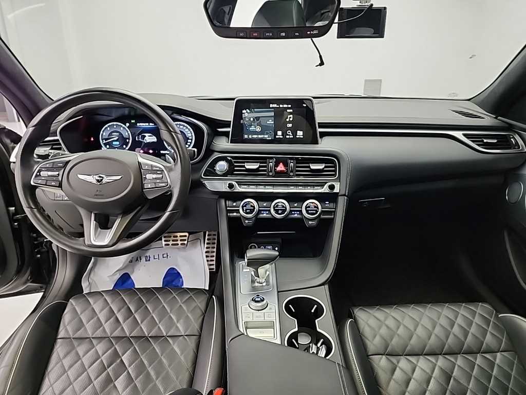 Genesis G70 - Vista 7