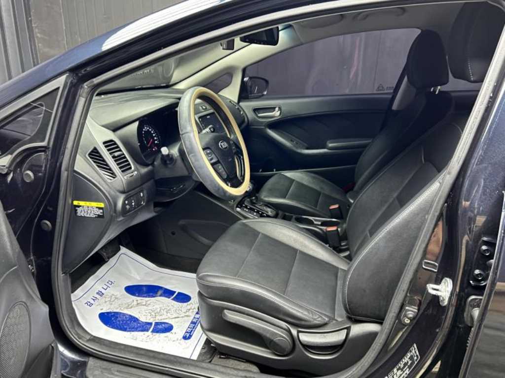 KIA K3 - Vista 5