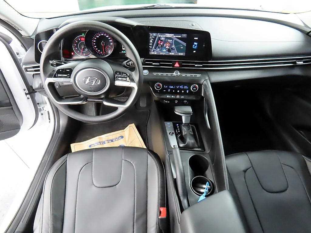 HYUNDAI Avante - Vista 7