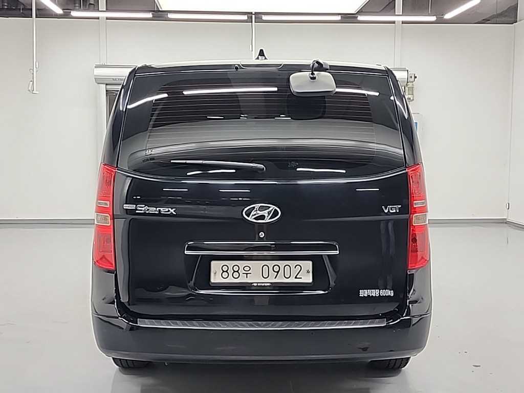 HYUNDAI Starex - Vista 2
