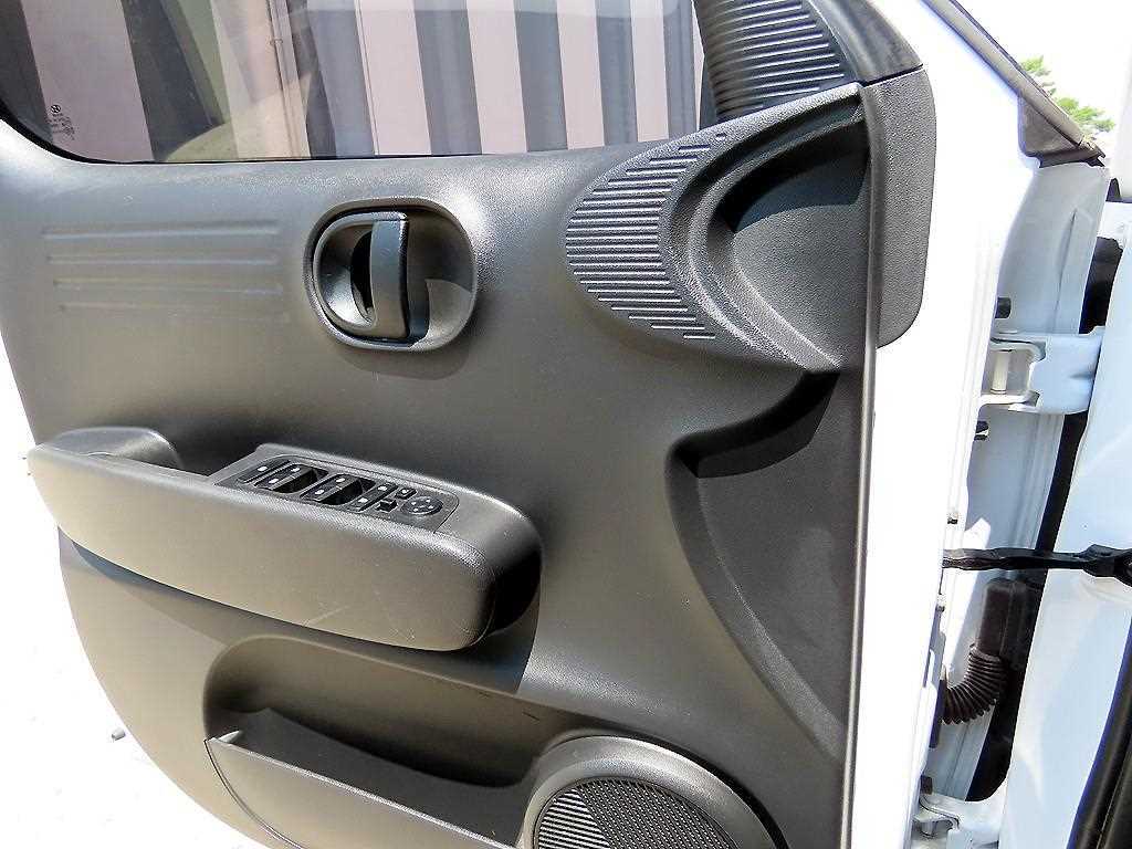 HYUNDAI Casper - Vista 10