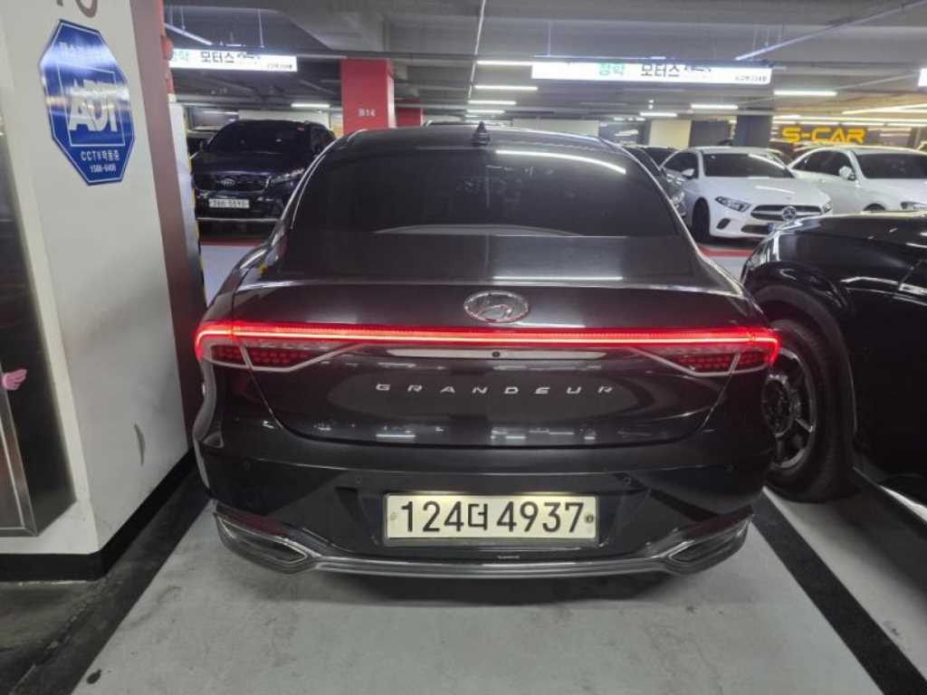 HYUNDAI Grandeur - Vista 3
