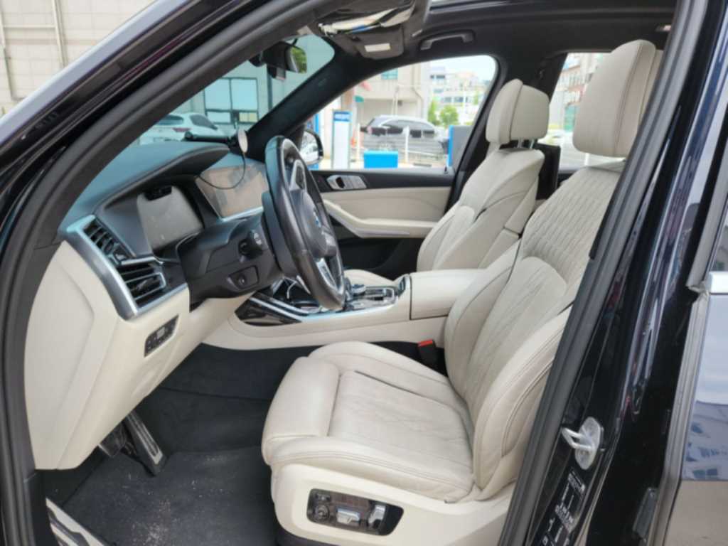BMW X7 - Vista 8