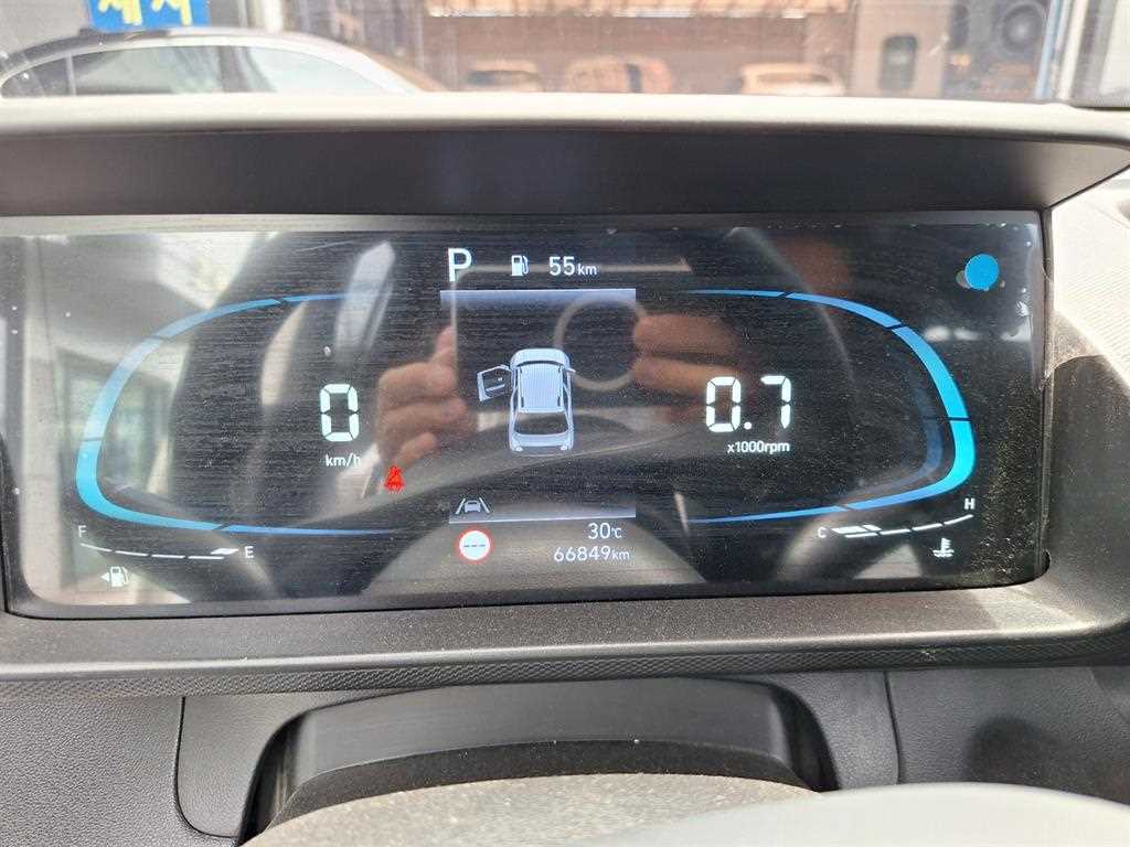 HYUNDAI Casper - Vista 6