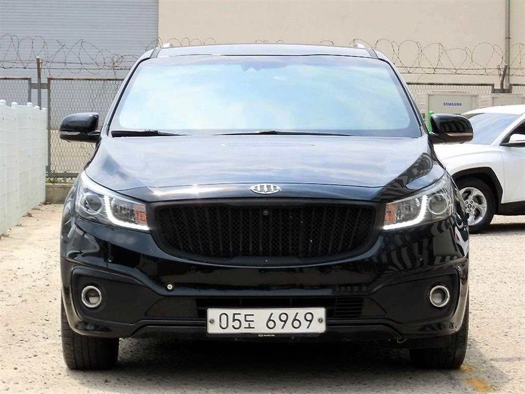 KIA Carnival 2017 - Importación desde Corea - HF Imports Iquique - Foto 1