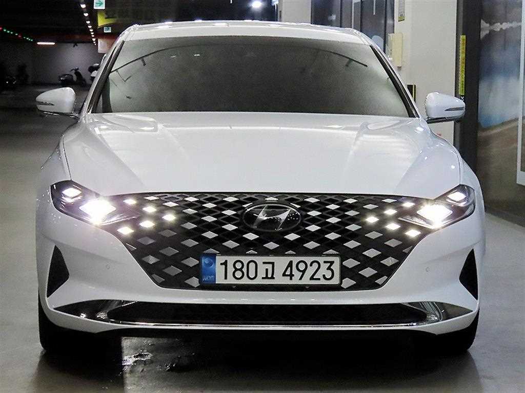 HYUNDAI Grandeur - Vista 2