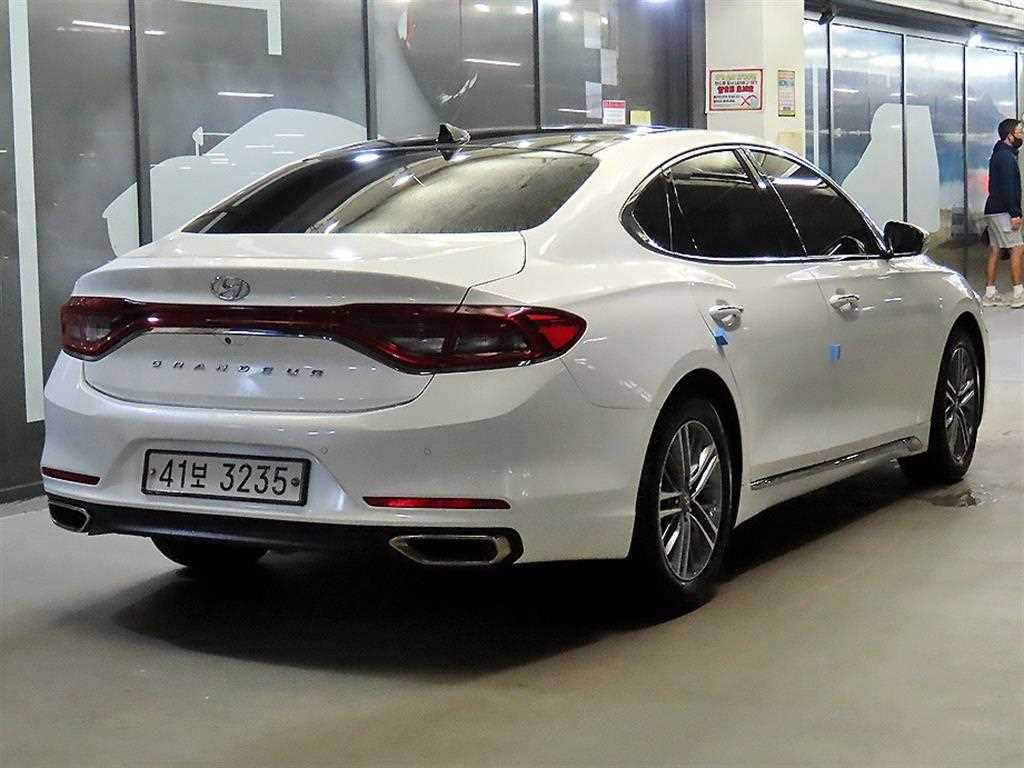 HYUNDAI Grandeur - Vista 4