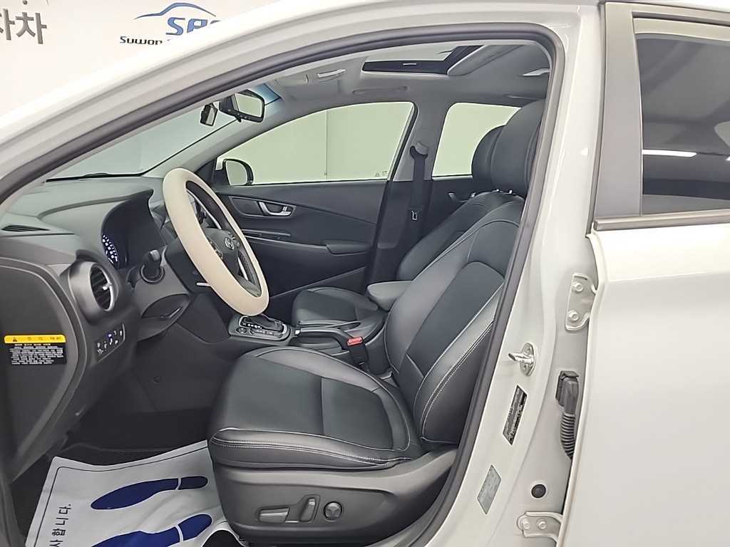 HYUNDAI Kona - Vista 11