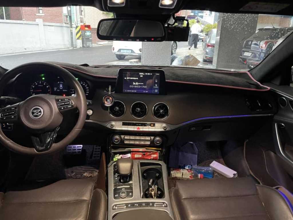 KIA Stinger - Vista 5