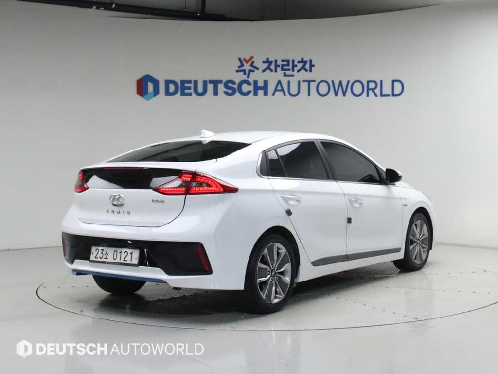 HYUNDAI Ioniq - Vista 2