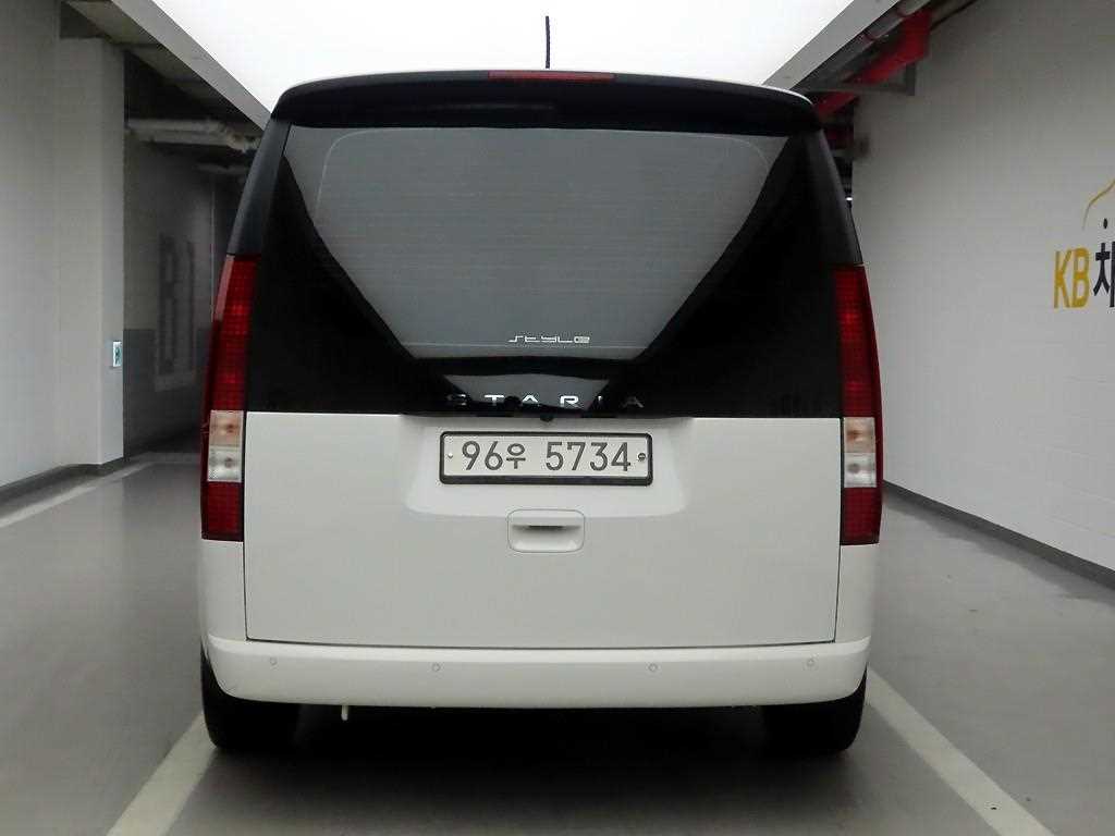 HYUNDAI Staria - Vista 3