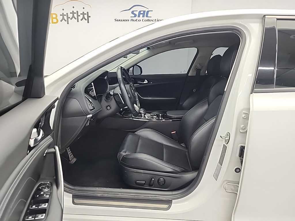 KIA Stinger - Vista 11