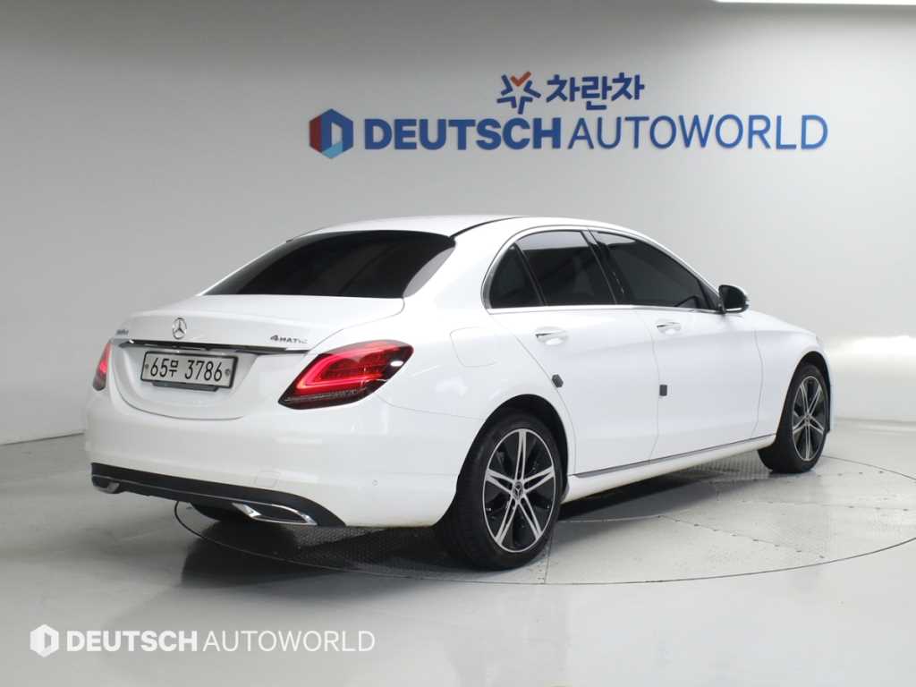 Mercedes Benz C Class - Vista 2