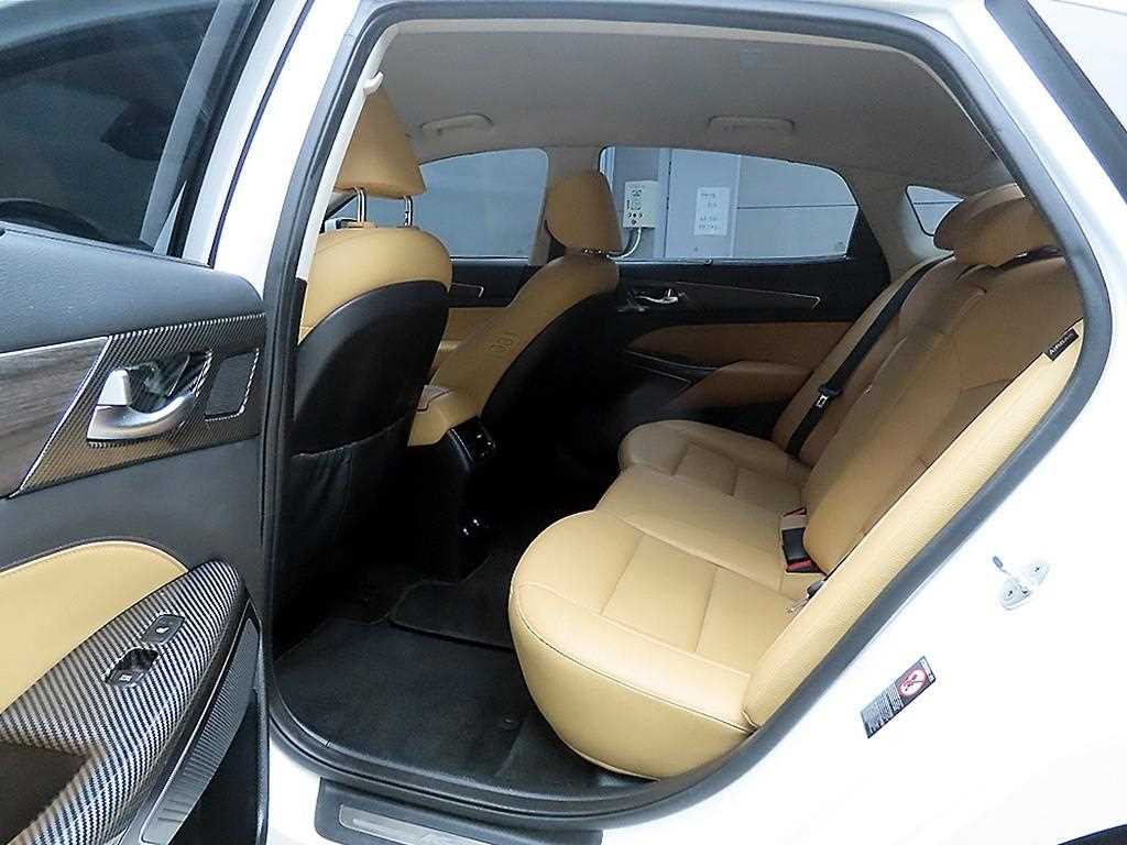 KIA K7 - Vista 6