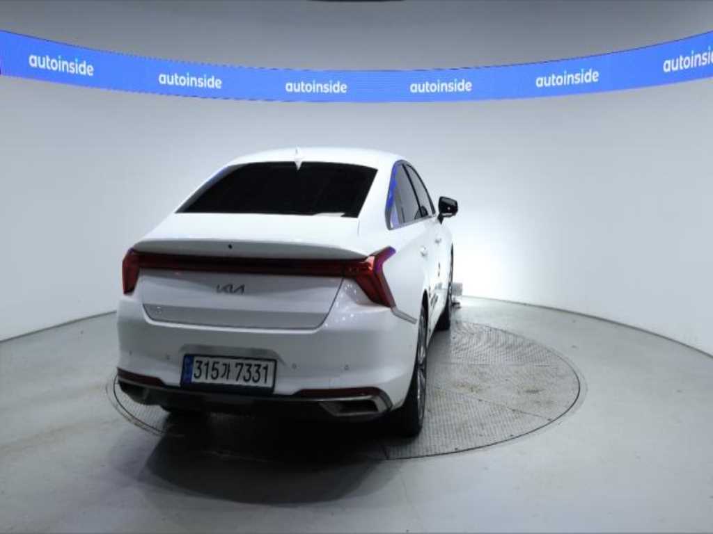 KIA K8 - Vista 3