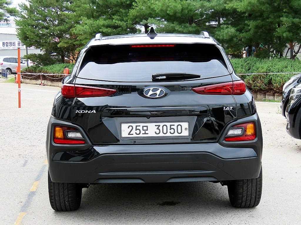 HYUNDAI Kona - Vista 4