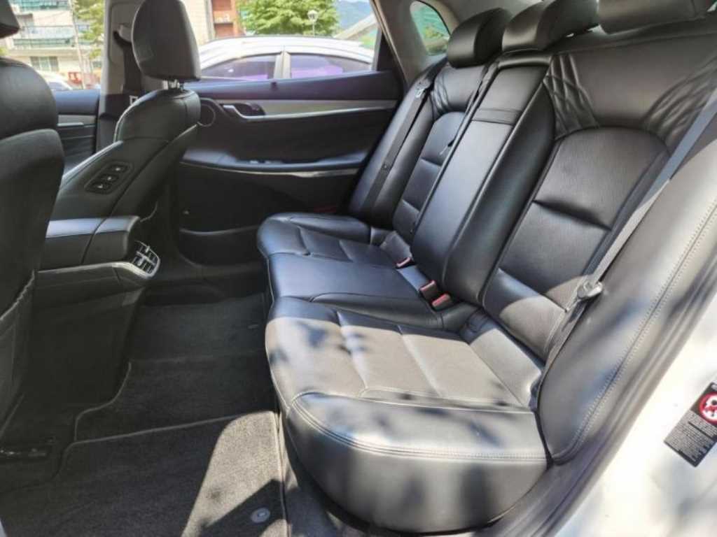 HYUNDAI Grandeur - Vista 10