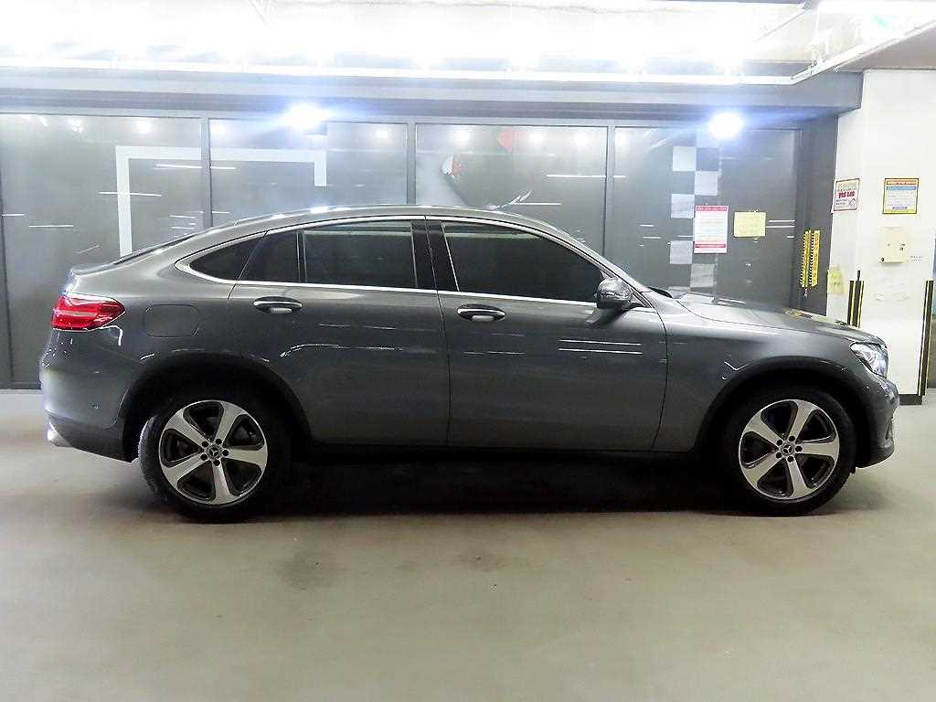Mercedes Benz GLC Class - Vista 3