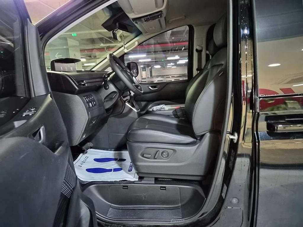 HYUNDAI Staria - Vista 6