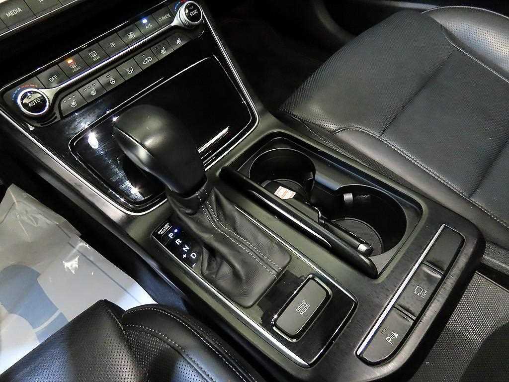 HYUNDAI Grandeur - Vista 12