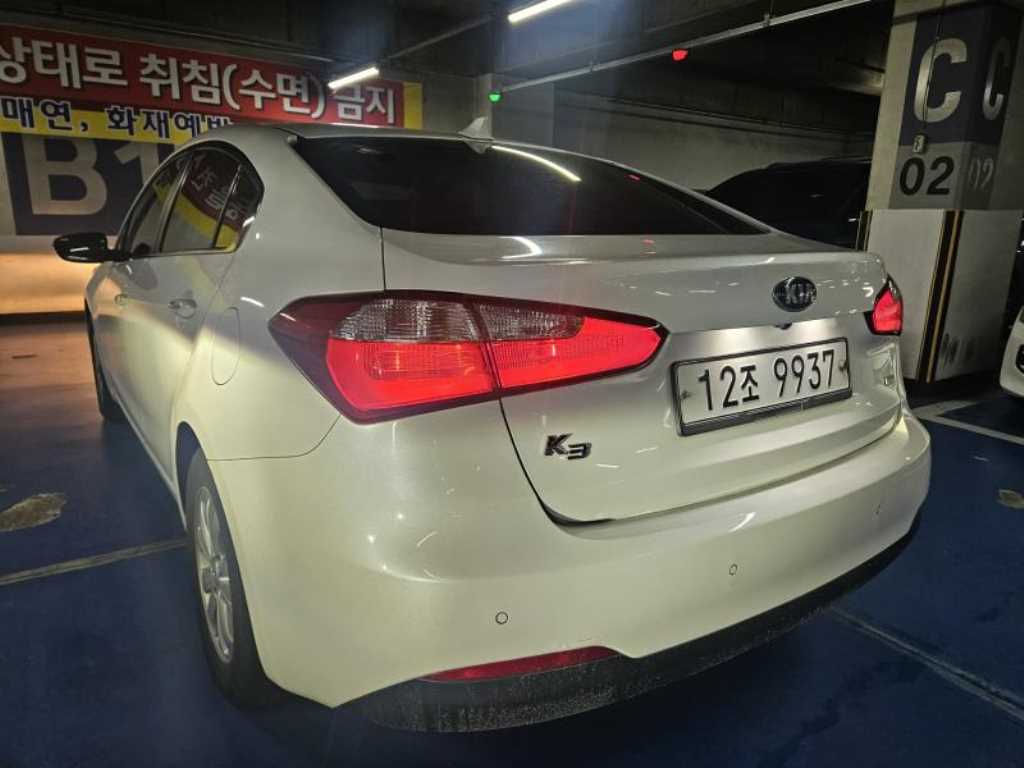KIA K3 - Vista 5