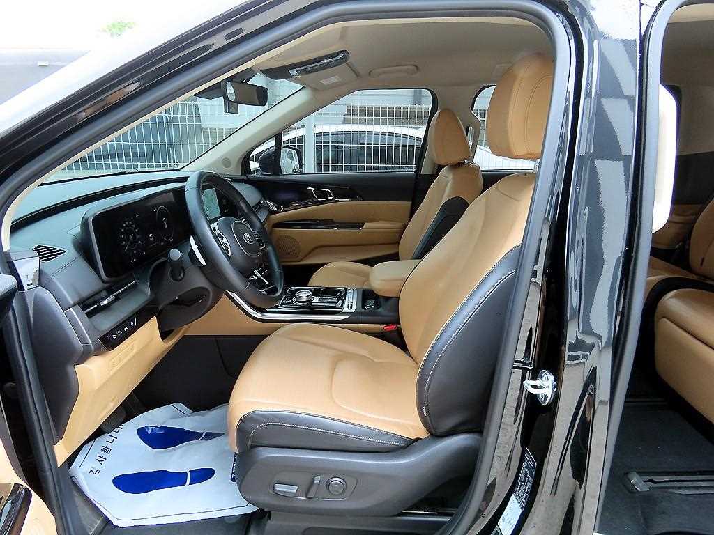 KIA Carnival - Vista 5