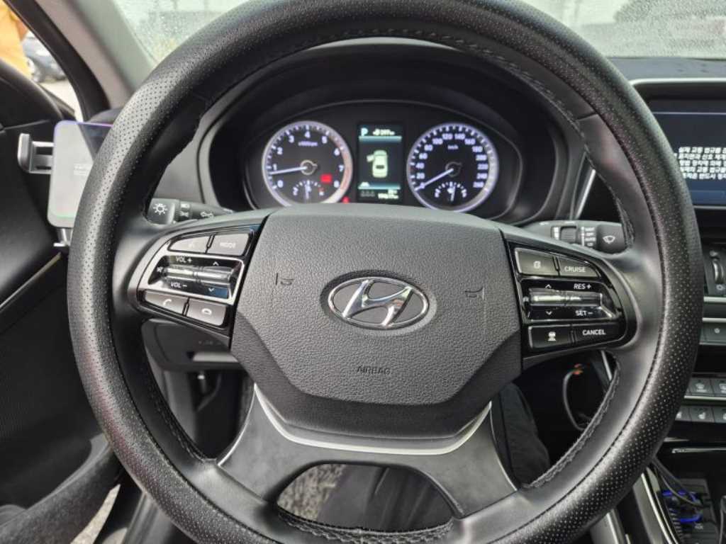 HYUNDAI Grandeur - Vista 9