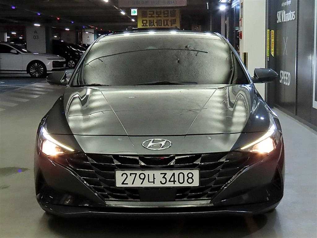 HYUNDAI Avante - Vista 2