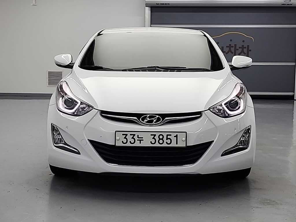 HYUNDAI Avante - Vista 2