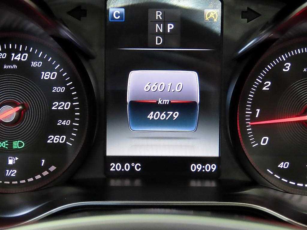 Mercedes Benz C Class - Vista 12