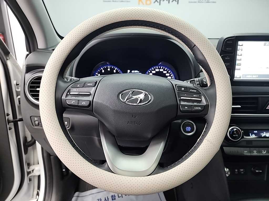 HYUNDAI Kona - Vista 9