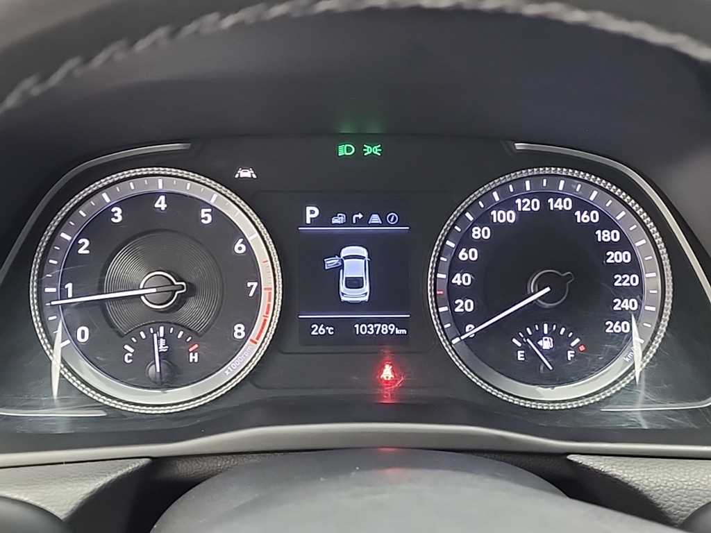 HYUNDAI Sonata - Vista 6