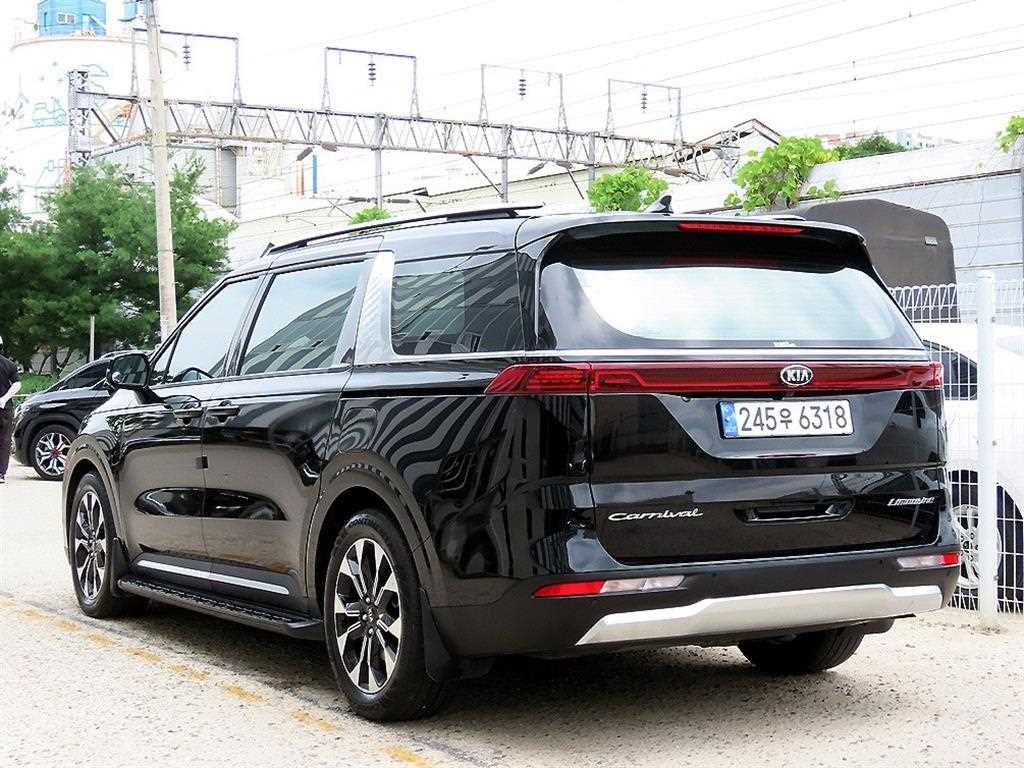 KIA Carnival - Vista 3