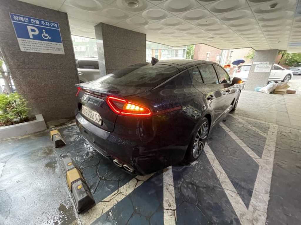 KIA Stinger - Vista 2