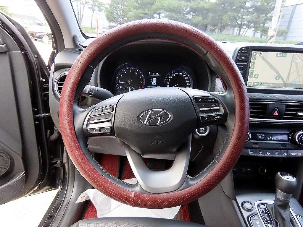 HYUNDAI Kona - Vista 8