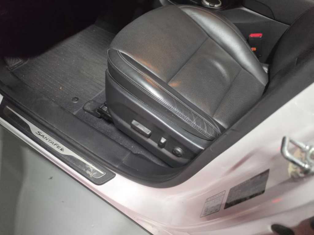 HYUNDAI Santa Fe - Vista 5