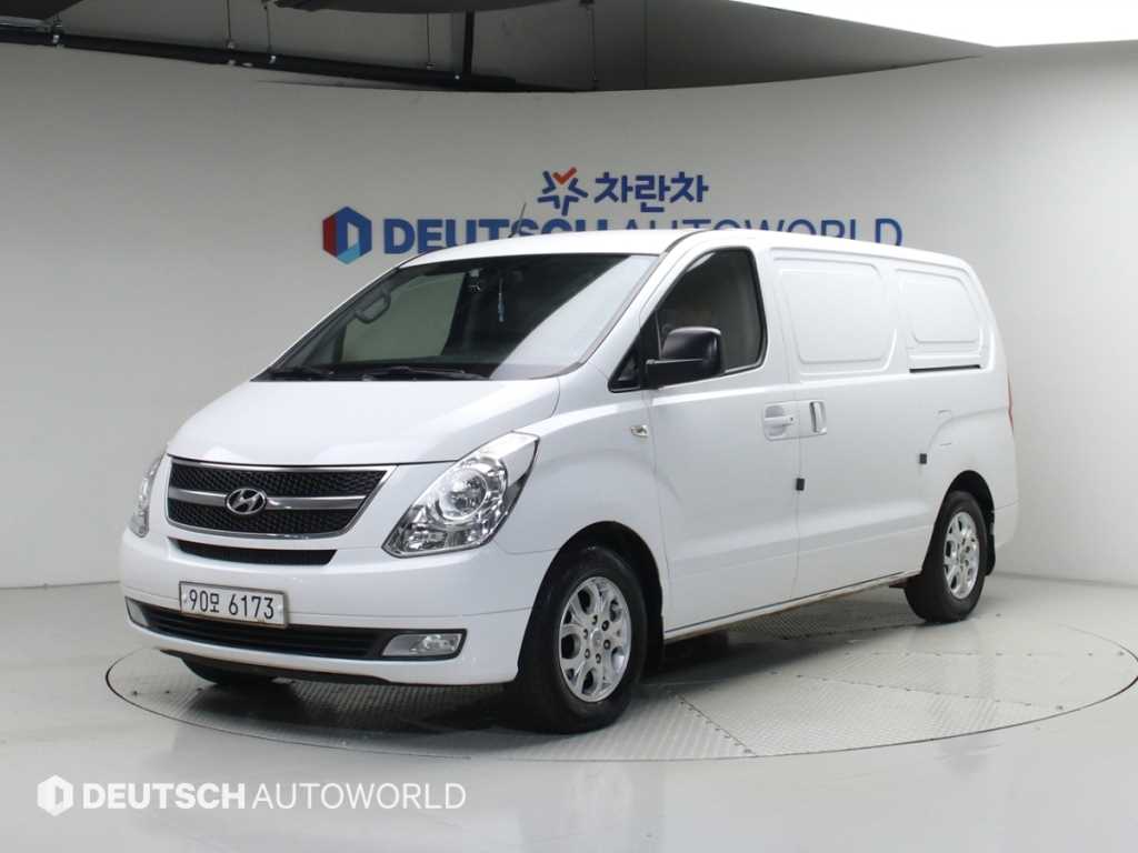 HYUNDAI Starex 2012 Blanco - Importación desde Corea - HF Imports Iquique - Foto 1