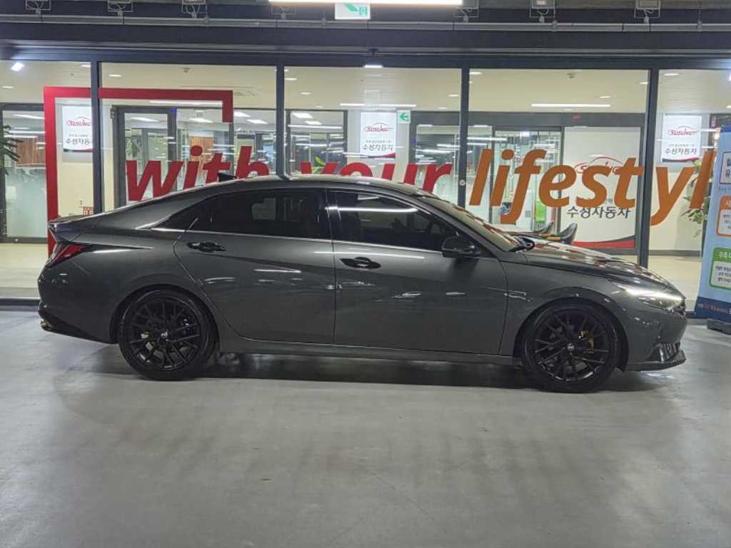 HYUNDAI Avante - Vista 3