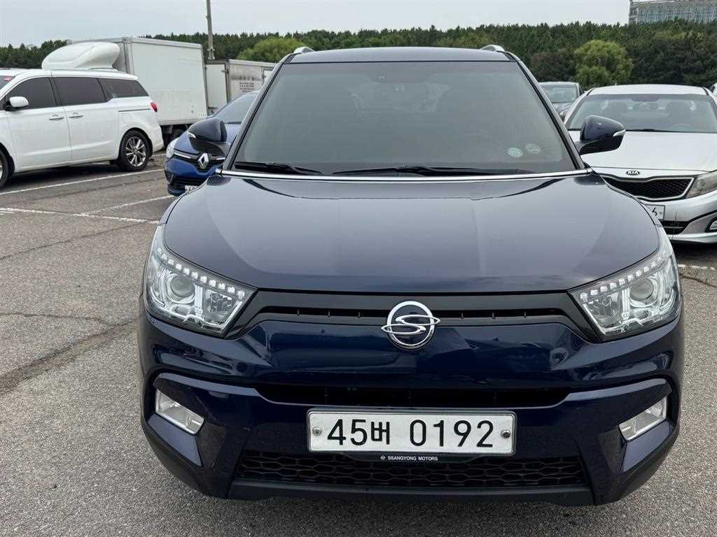 Ssangyong Tivoli 2016 Azul - Importación desde Corea - HF Imports Iquique - Foto 1