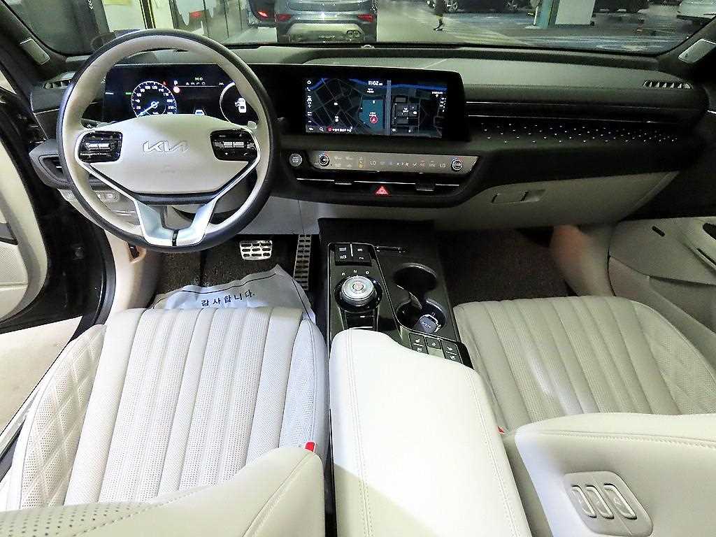 KIA K8 - Vista 10