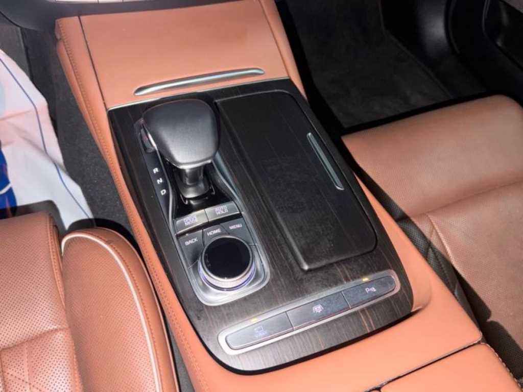 KIA K9 - Vista 10