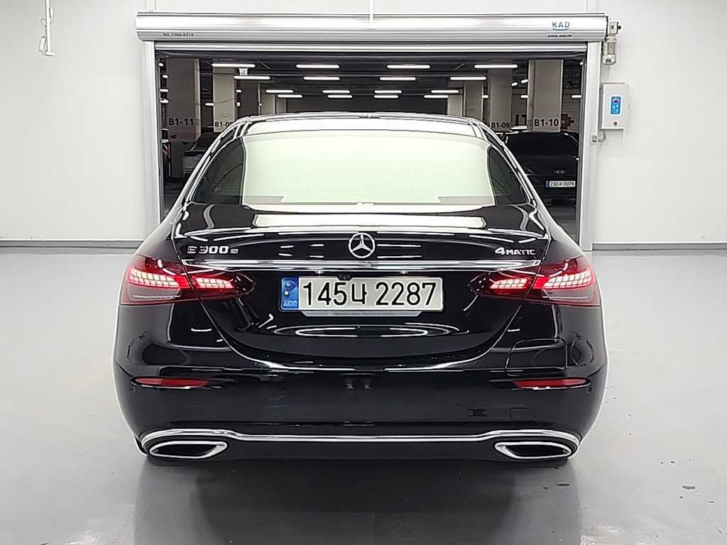 Mercedes Benz E class - Vista 3