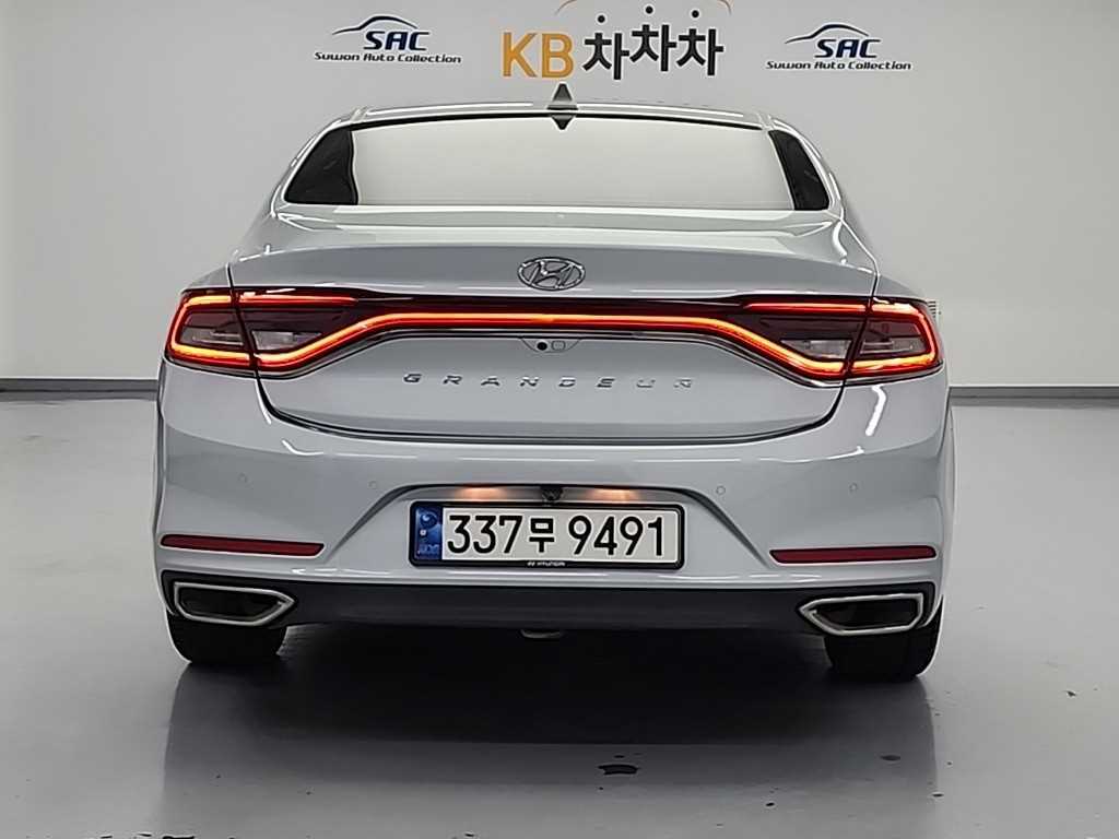 HYUNDAI Grandeur - Vista 3