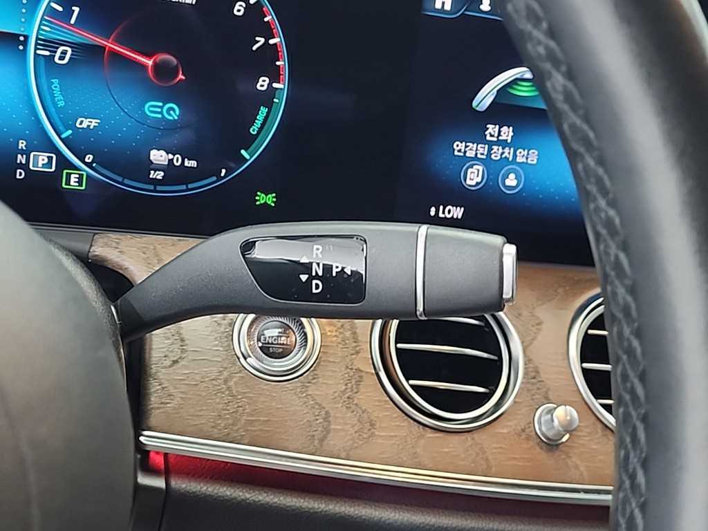 Mercedes Benz E class - Vista 8