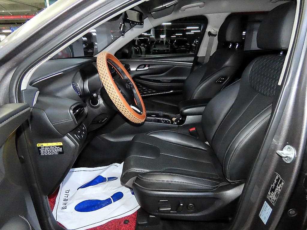 HYUNDAI Santa Fe - Vista 6