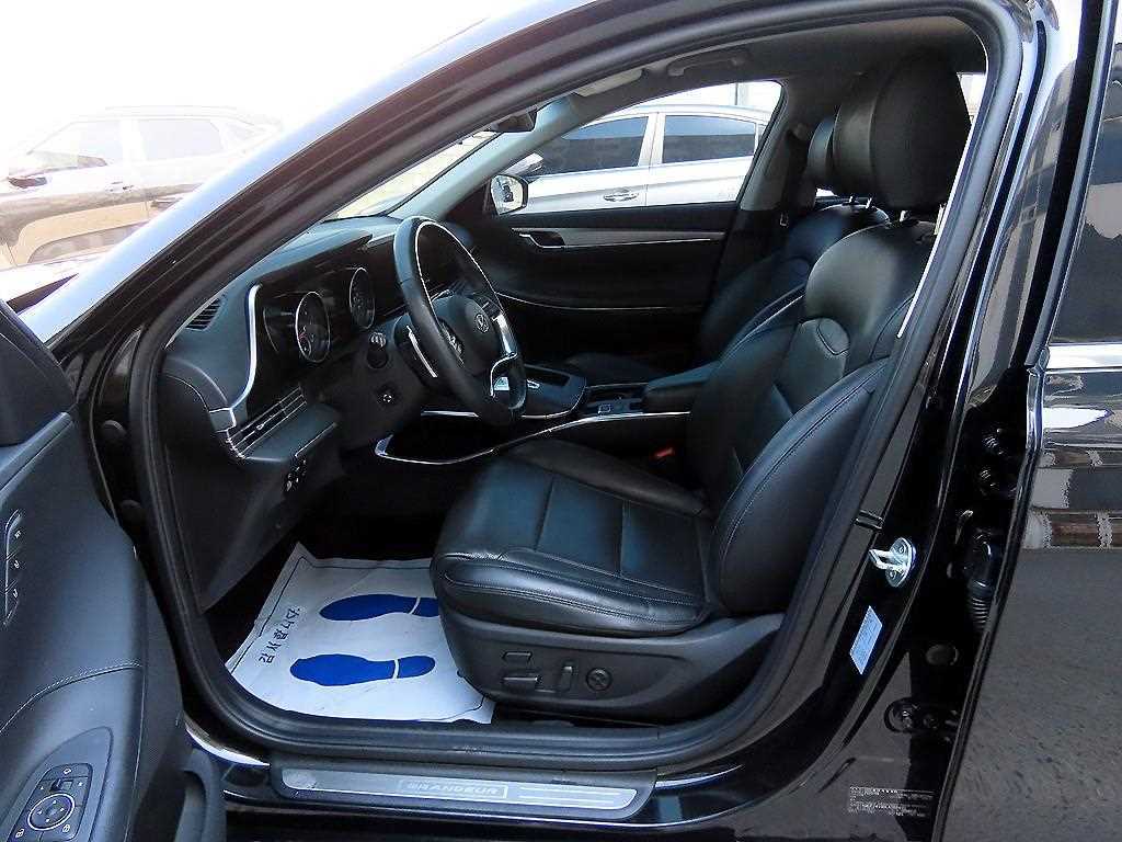 HYUNDAI Grandeur - Vista 5