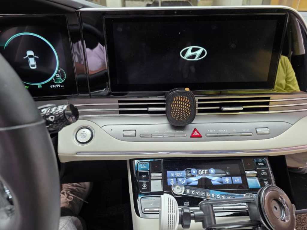 HYUNDAI Grandeur - Vista 7