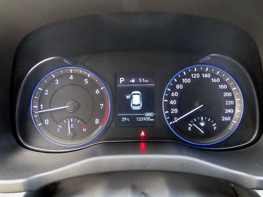 HYUNDAI Kona - Vista 9